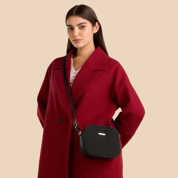 Textured Crossbody Bag with Adjustable Strap and Zip Closure